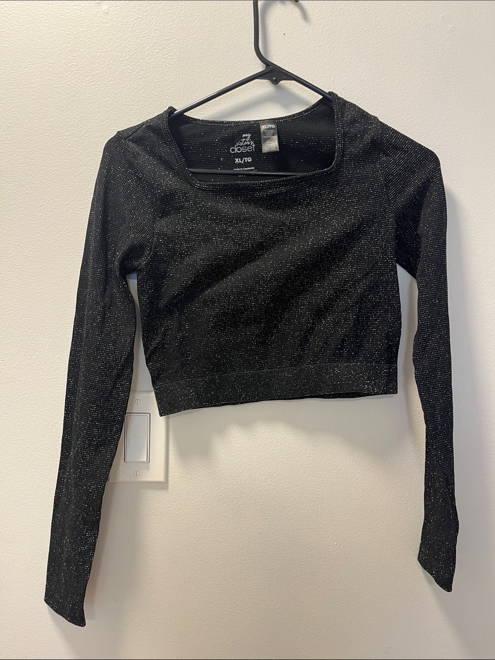 Closet Black Sparkle Long-Sleeve Cropped Top - Kids